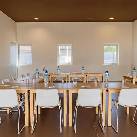 Готель Basic By Axis