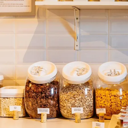 Basic By Axis Готель Брага