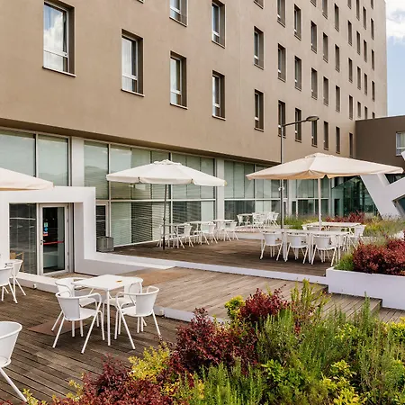 Готель Basic By Axis Брага