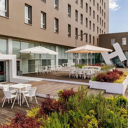 Hotell Basic By Axis 2*