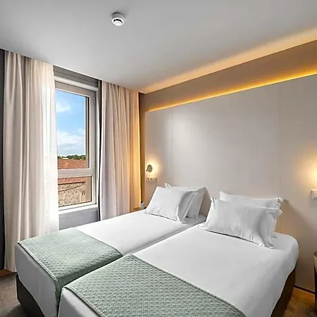 Basic By Axis Hotel 2*