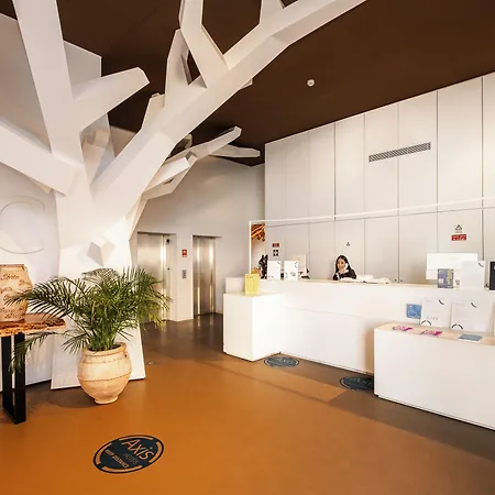 Basic By Axis Hotel
