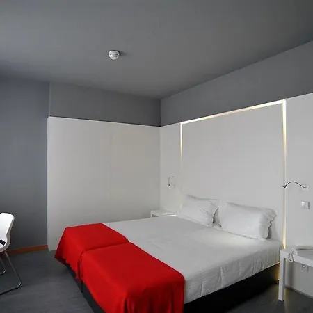 Готель Basic By Axis