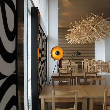 Готель Basic By Axis 2*