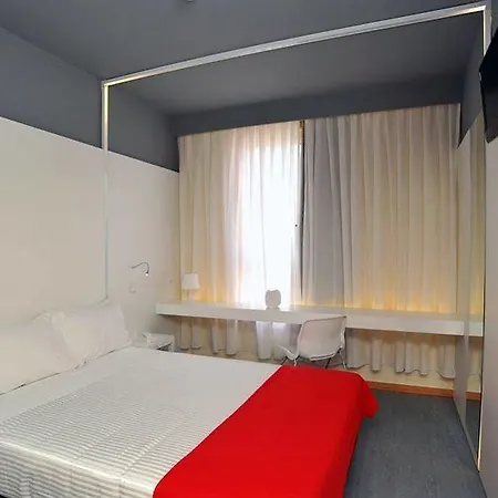 Basic By Axis Готель 2*