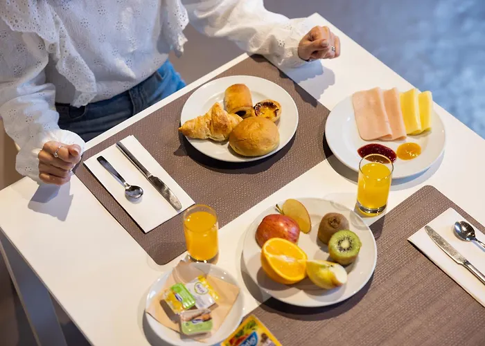 Hotel Basic By Axis 2*