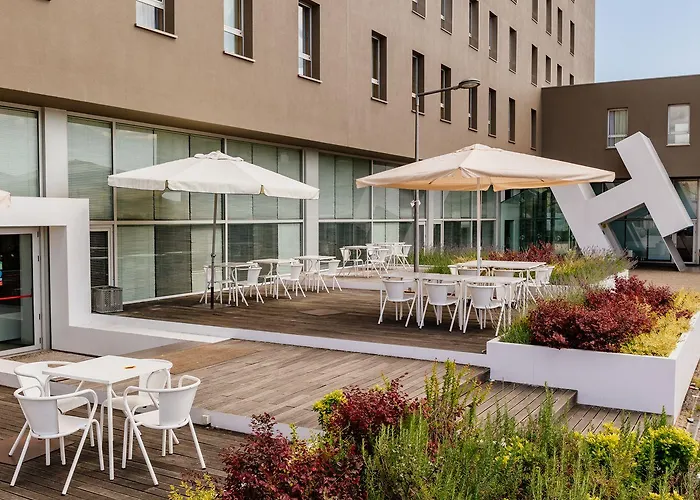 Hotel Basic By Axis 2*